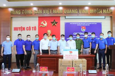 Cụm Đoàn TKV vùng Quảng Ninh trao tặng 200 bộ kít test nhanh SARS-CoV-2 và 5000 khẩu trang y tế hỗ trợ công tác phòng chống dịch Covid - 19 cho huyện Cô Tô