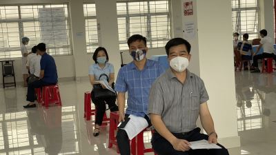 Công ty Kho vận và cảng Cẩm Phả tiến hành tiêm mũi 2 vắc xin phòng Covid - 19
