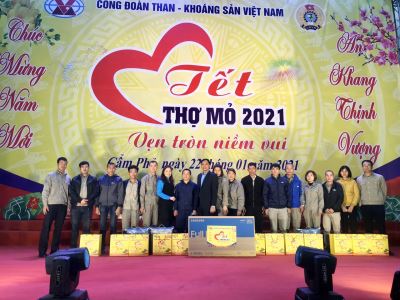 Công đoàn Công ty Kho vận và cảng Cẩm Phả - Vinacomin tham gia chương trình Tết thợ mỏ 2021