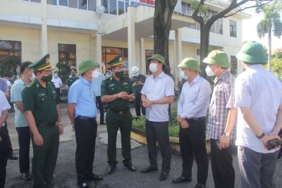 Chủ tịch UBND tỉnh Quảng Ninh kiểm tra công tác phòng, chống dịch tuyến thủy nội địa Công ty Kho vận và cảng Cẩm Phả 