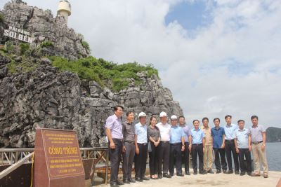 Đồng chí Tổng Giám đốc Tập đoàn TKV Đặng Thanh Hải kiểm tra tuyền luồng cảng Cẩm Phả