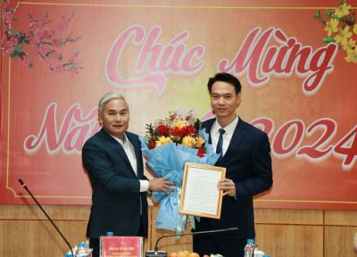 Công bố và trao quyết định Phó Bí thư Đảng uỷ Than Quảng Ninh khoá V, nhiệm kỳ 2020-2025