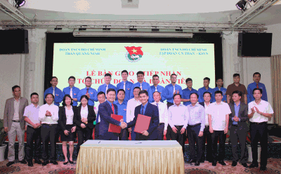 Đoàn TN Tập đoàn tiếp nhận 12 tổ chức cơ sở Đoàn và đoàn viên từ Đoàn Than Quảng Ninh