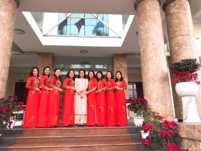 Nữ CBCNV Công ty Kho vận và cảng Cẩm Phả hưởng ứng hoạt động  “Áo dài - Di sản văn hóa Việt Nam”