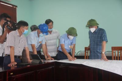 Chủ tịch HĐTV Tập đoàn Lê Minh Chuẩn kiểm tra công tác VSMT, phòng chống mưa bão khu vực cảng Km6
