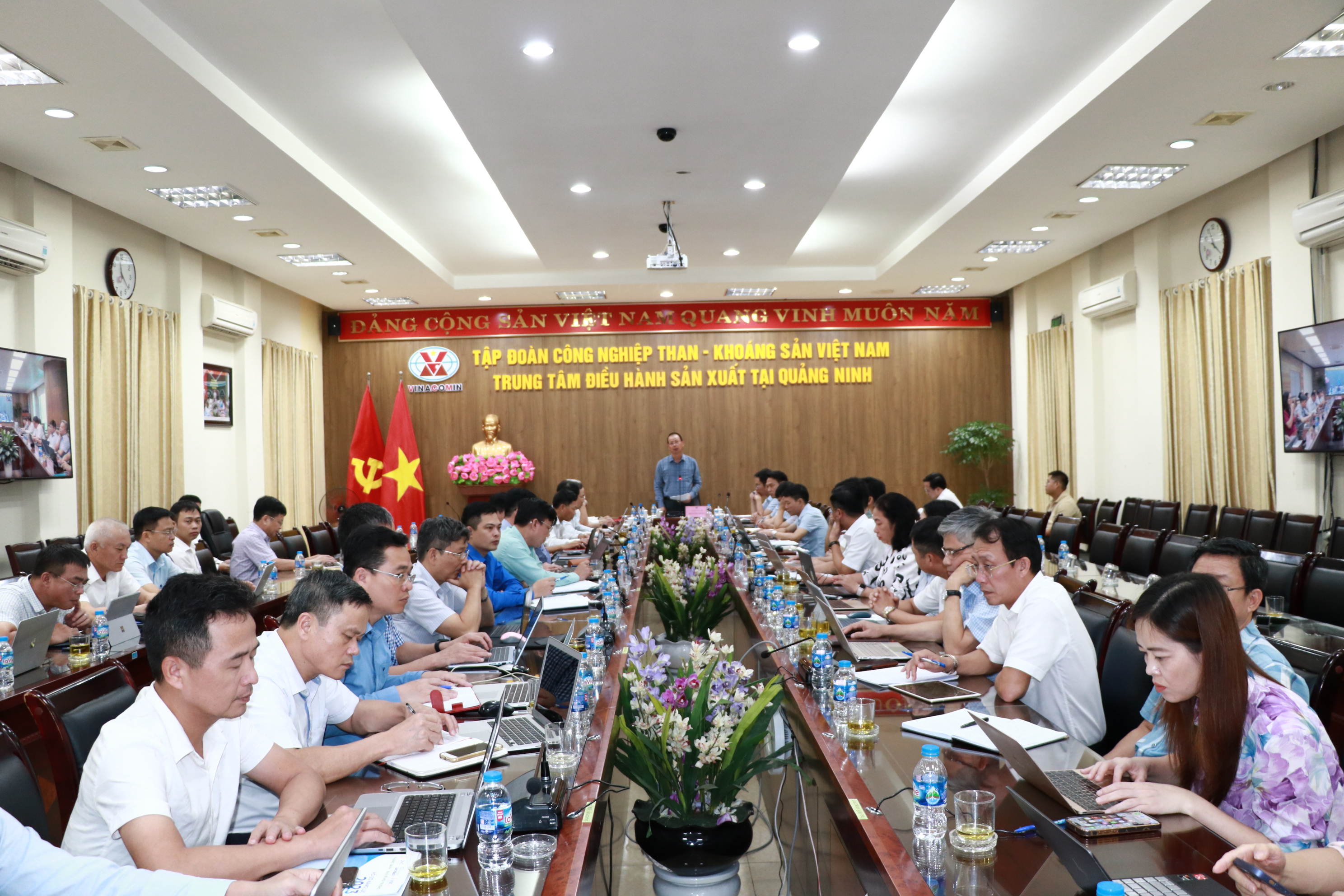 6 tháng đầu năm 2024 TKV tiêu thụ hơn 26,7 triệu tấn than - Ảnh 1