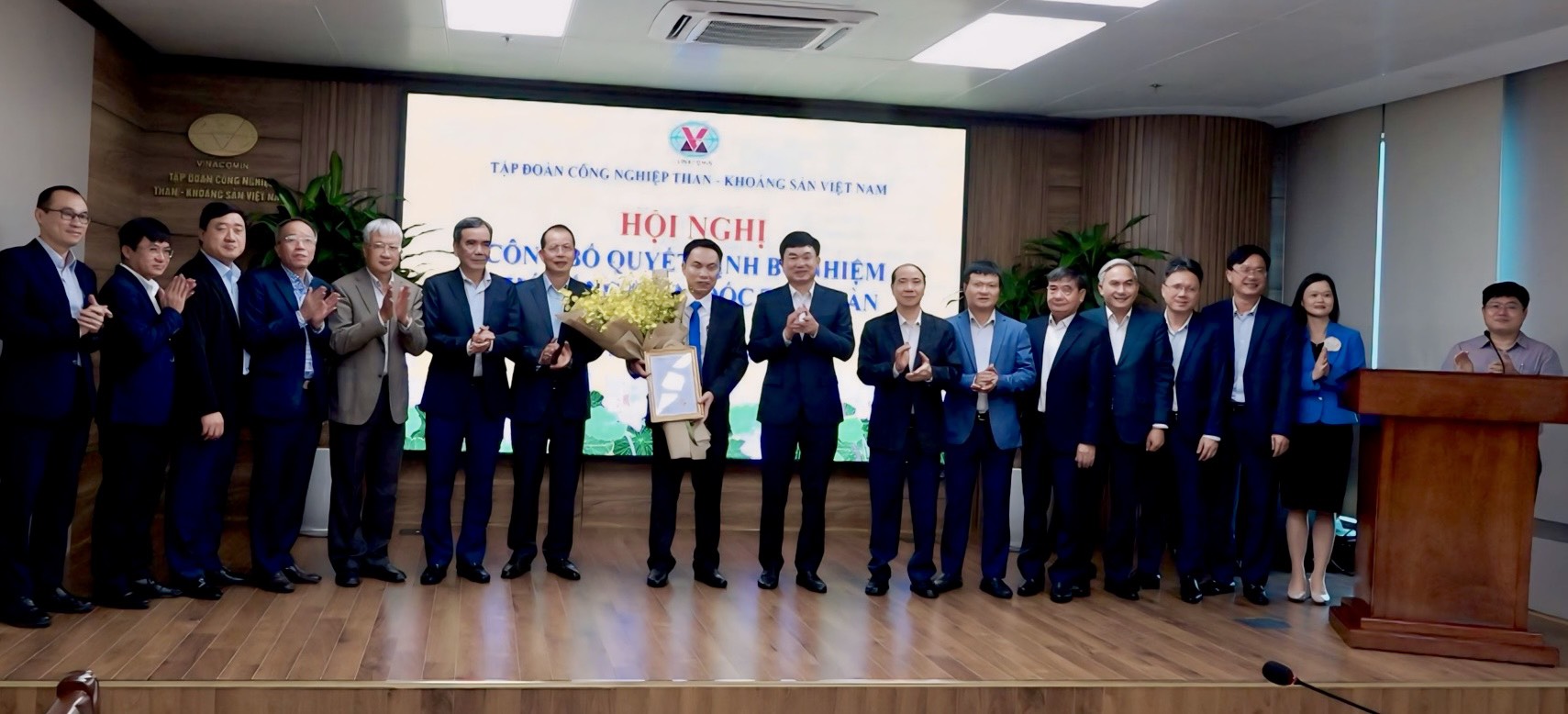 Công bố Quyết định bổ nhiệm Phó Tổng giám đốc TKV Nguyễn Huy Nam - Ảnh 3