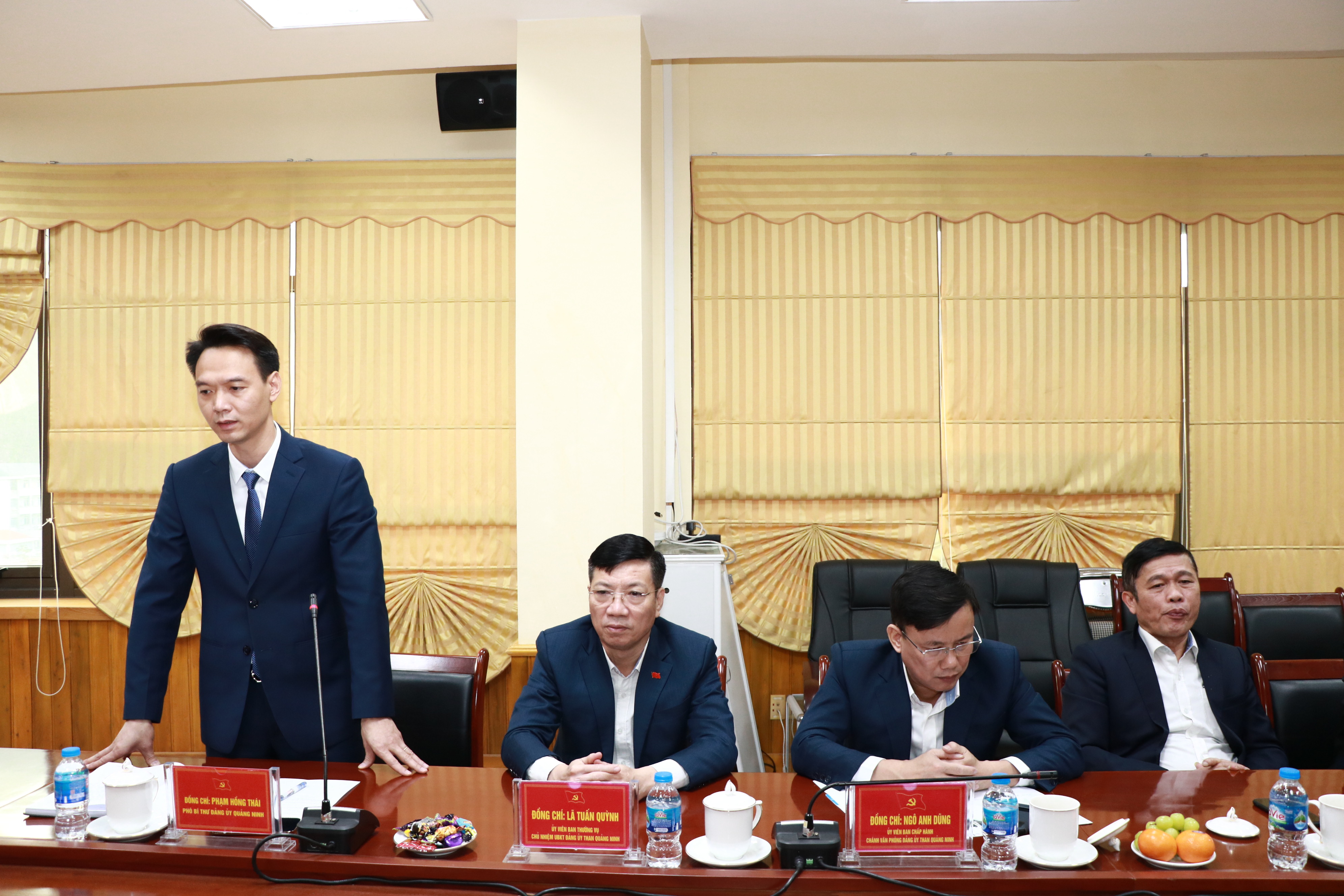 Công bố và trao quyết định Phó Bí thư Đảng uỷ Than Quảng Ninh khoá V, nhiệm kỳ 2020-2025 - Ảnh 5