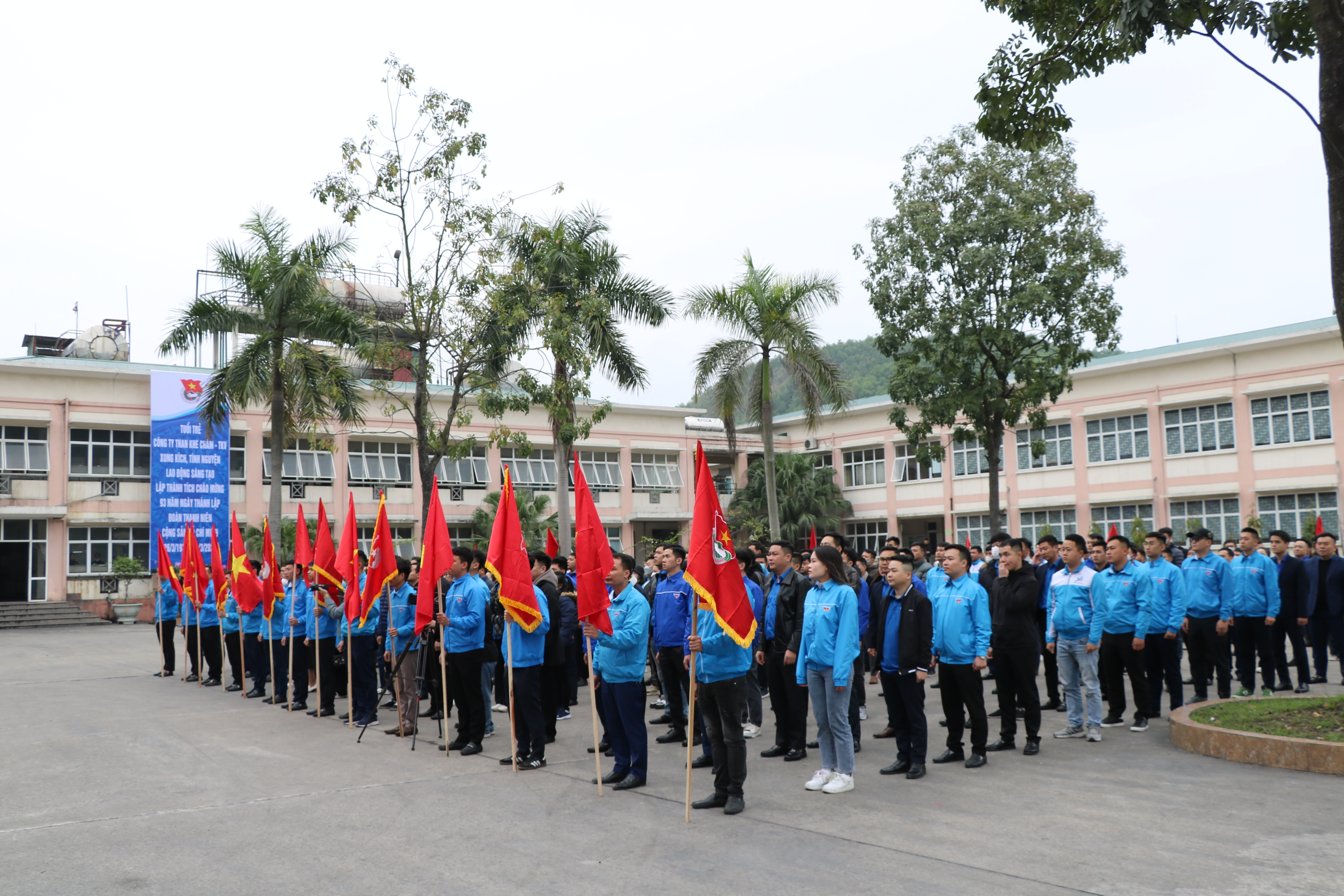 Đoàn thanh niên Công ty tham gia phát động thi đua hưởng ứng Tháng Thanh niên năm 2024, hướng tới chào mừng kỷ niệm 30 năm thành lập Tổng Công ty Than Việt Nam - Ảnh 2