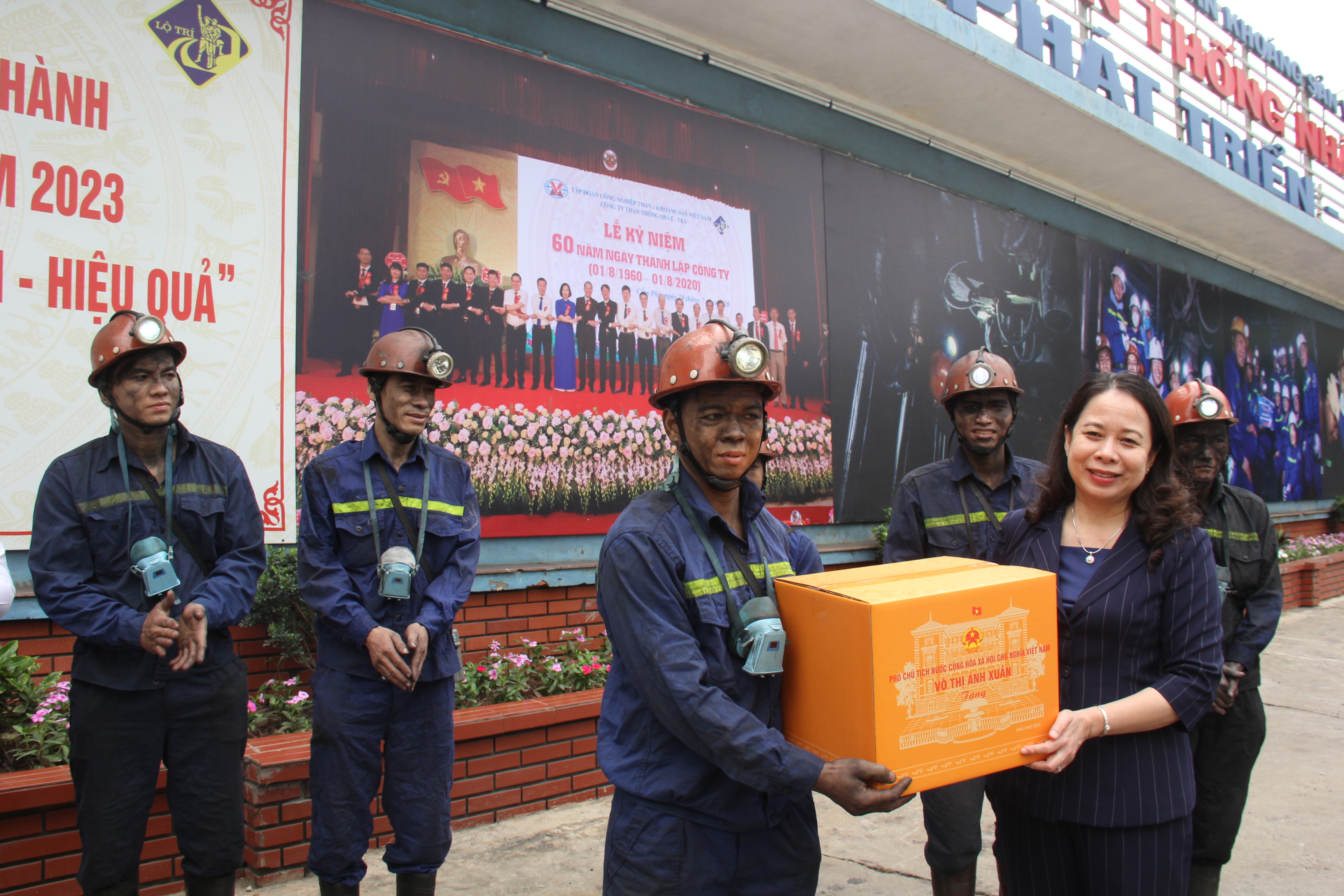 Đội ngũ công nhân lao động ngành Than có vai trò và đóng góp quan trọng đối với sự phát triển kinh tế - xã hội của tỉnh Quảng Ninh và đất nước - Ảnh 9