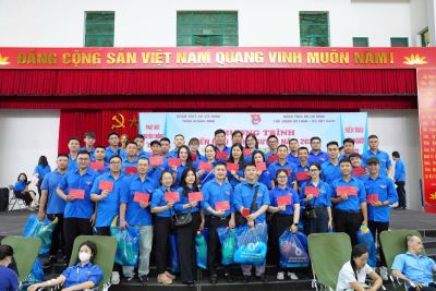 Đoàn Thanh niên Công ty tham gia chương trình hiến máu tình nguyện năm 2025