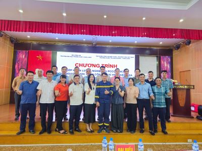 Lớp huấn luyện nghiệp vụ phòng cháy, chữa cháy và CNCH cho người được phân công tại các đơn vị trong TKV