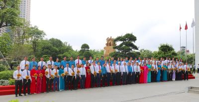 Chương trình Vinh quang thợ mỏ năm 2025: “Công nhân với Đảng – Đảng với công nhân”