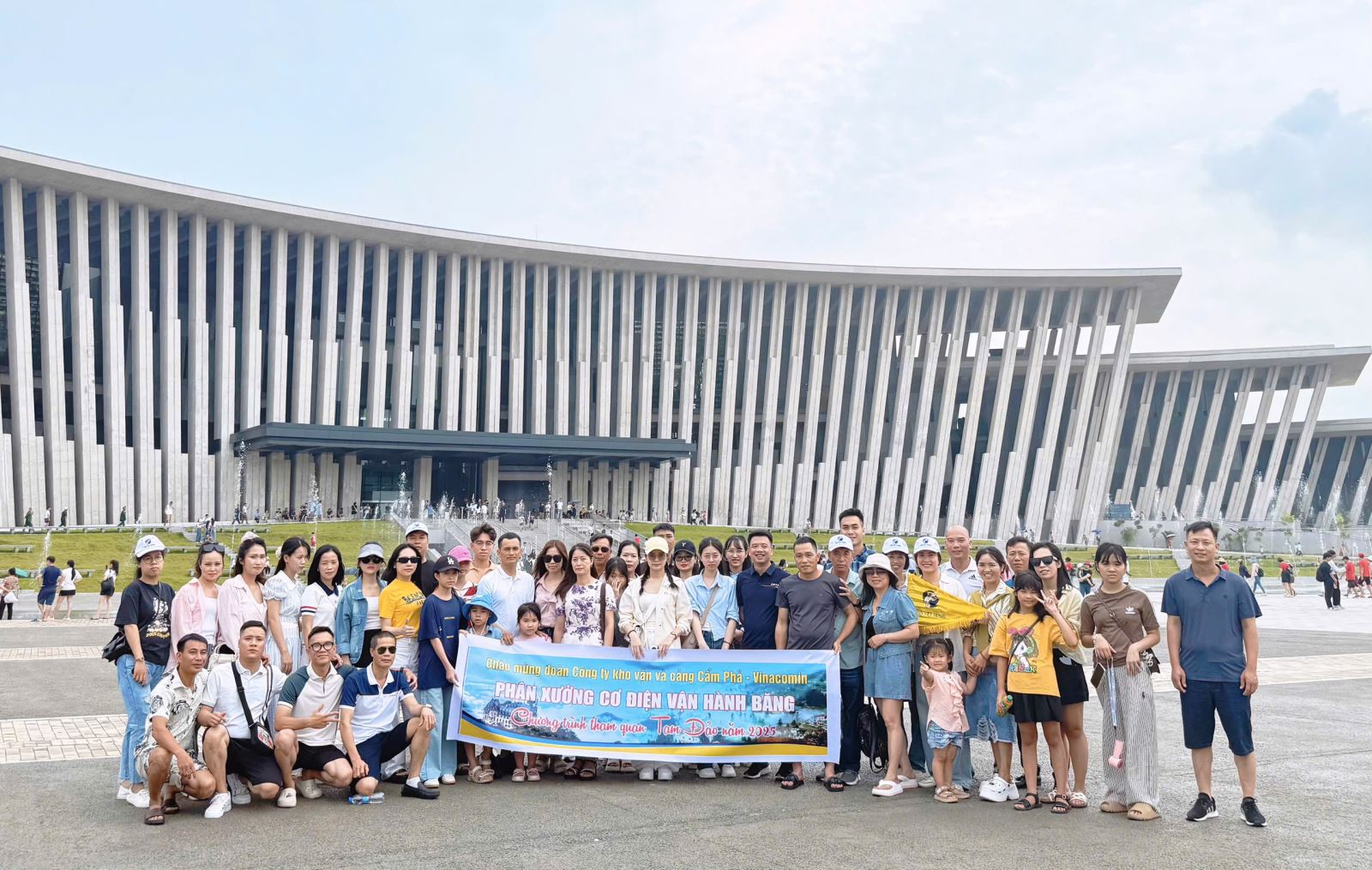 PX Cơ điện Vận hành băng tổ chức tham quan, nghỉ mát hè 2025 