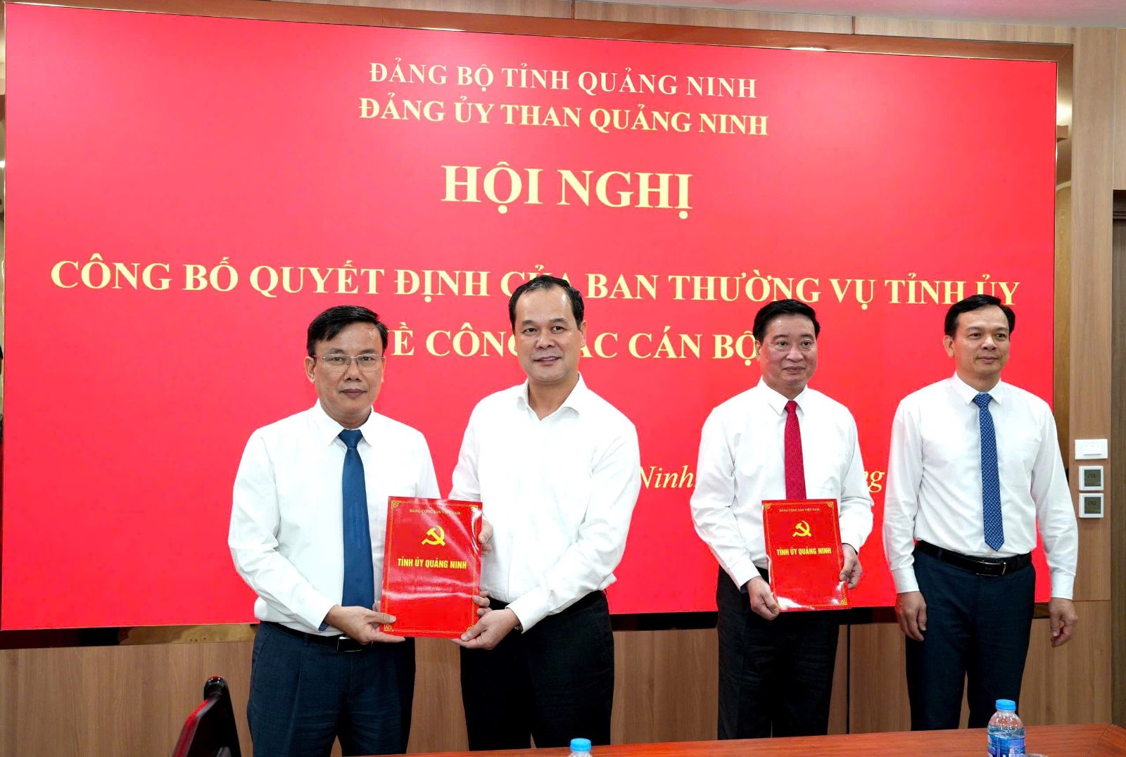 Hội nghị Ban chấp hành Đảng bộ Than Quảng Ninh (mở rộng) sơ kết công tác Qúy I, triển khai nhiệm vụ Qúy II/2026