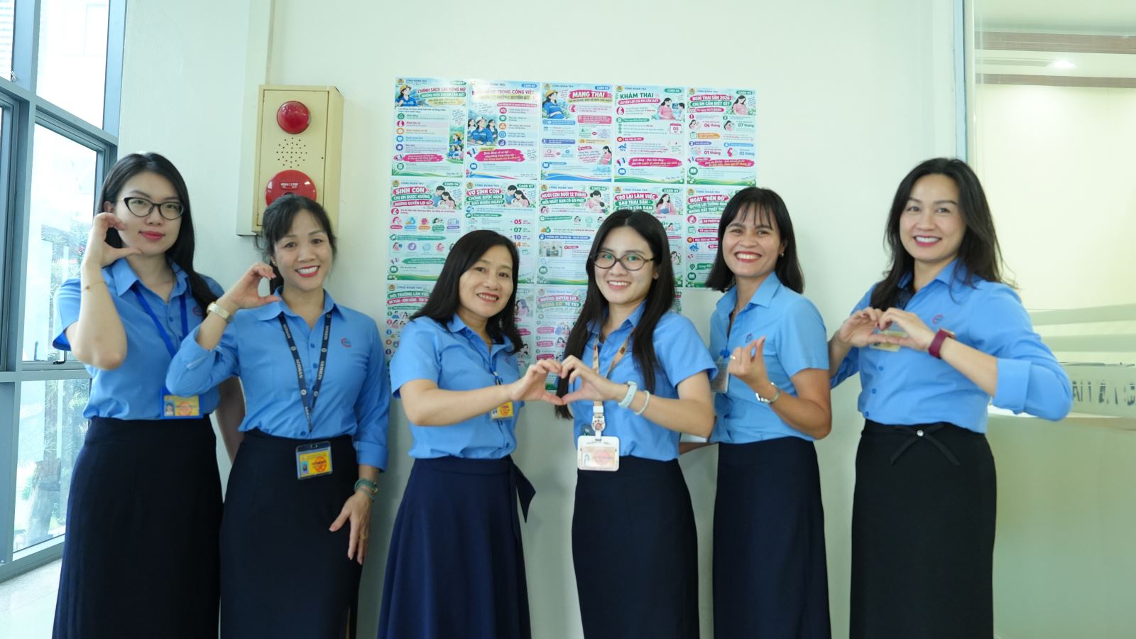 Nữ đoàn viên Công đoàn Công ty Kho vận và cảng Cẩm Phả tích cực hưởng ứng cuộc thi trực tuyến tìm hiểu chế độ, chính sách đối với lao động nữ