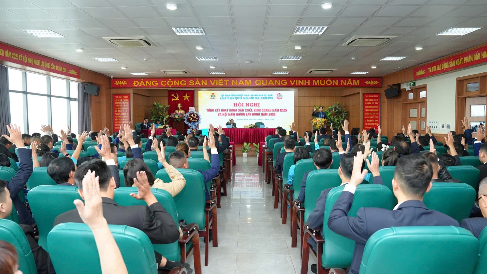 Công ty Kho vận và cảng Cẩm Phả với quyết tâm cao thực hiện tốt nhiệm vụ năm 2026