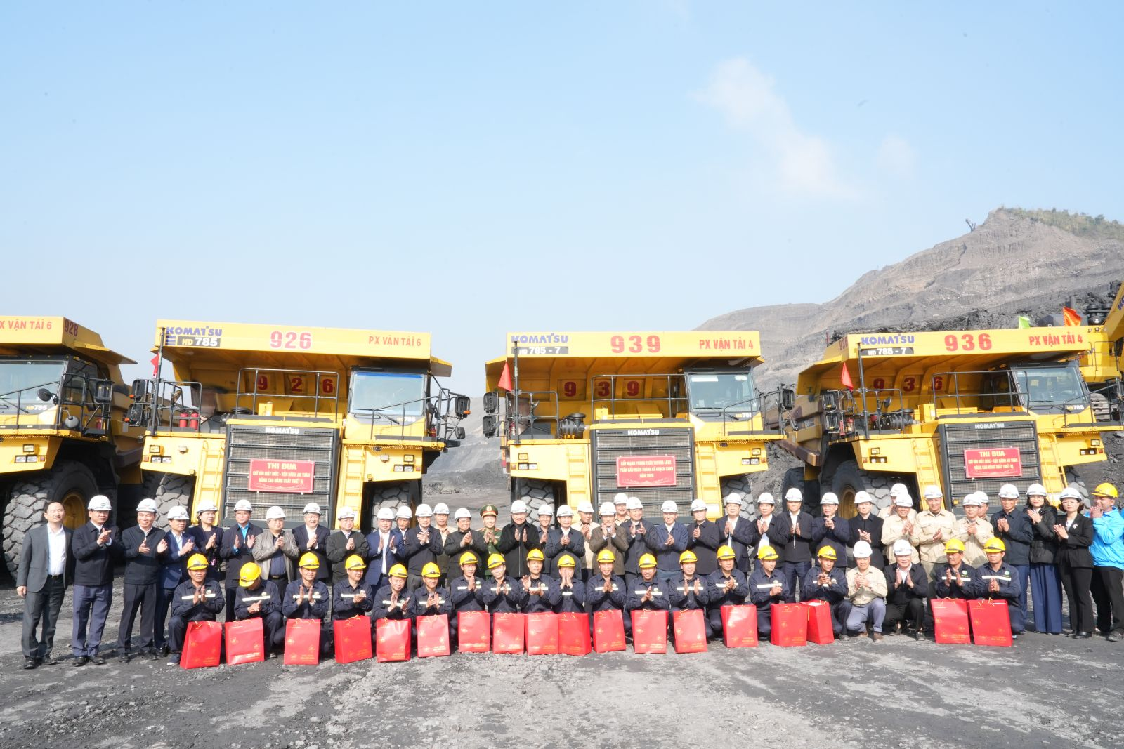 Tổng Bí thư Tô Lâm thăm, chúc Tết cán bộ, công nhân, người lao động ngành Than