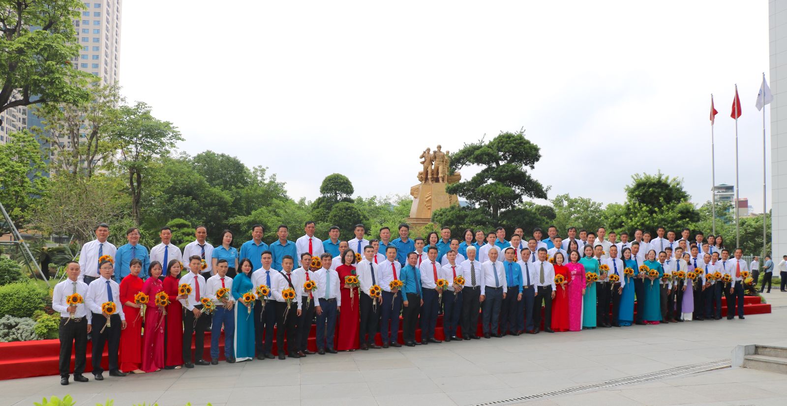Chương trình Vinh quang thợ mỏ năm 2025: “Công nhân với Đảng – Đảng với công nhân”