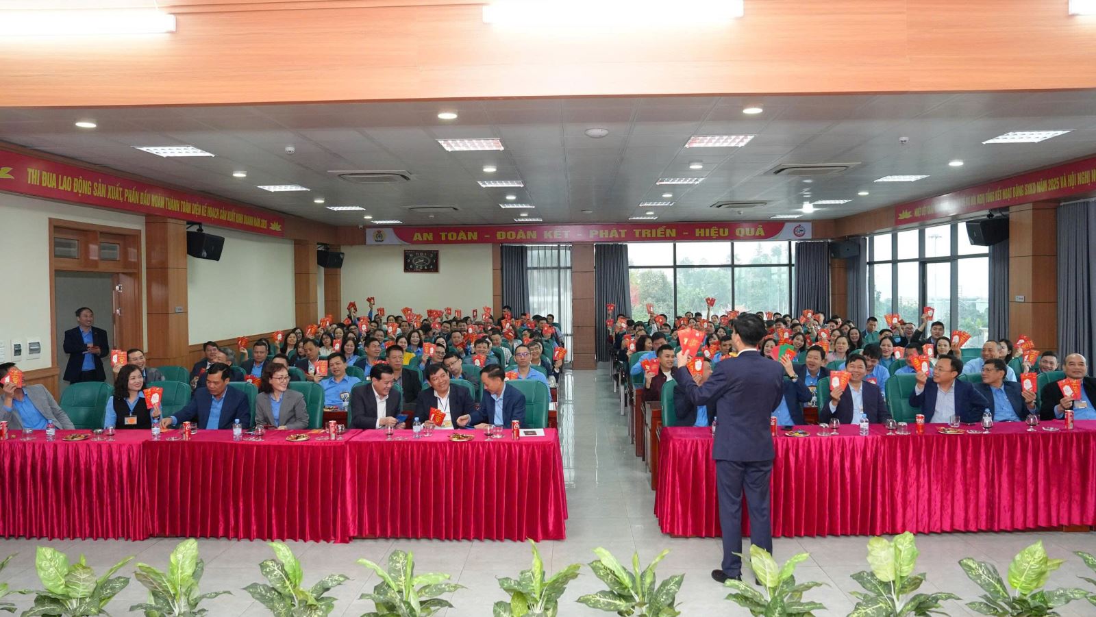 Khai xuân Bính Ngọ 2026 với niềm tin và quyết tâm cao