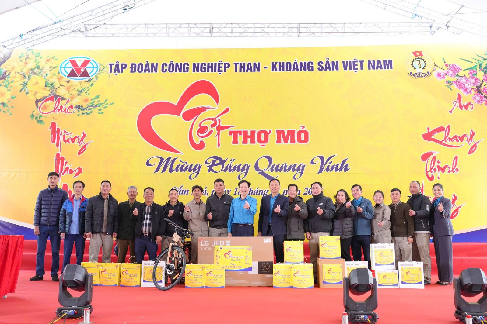 Công ty Kho vận và cảng Cẩm Phả hướng tới Tết nguyên đán đầm ấm, đủ đầy cho người lao động